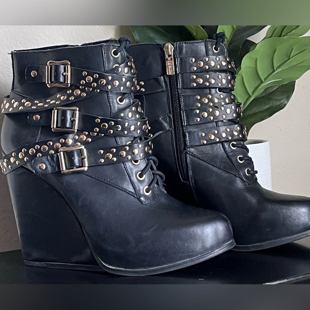 BCB Generation Women’s 9.5 Black Larissa Wedge Booties W/Gold Buckles & Studs